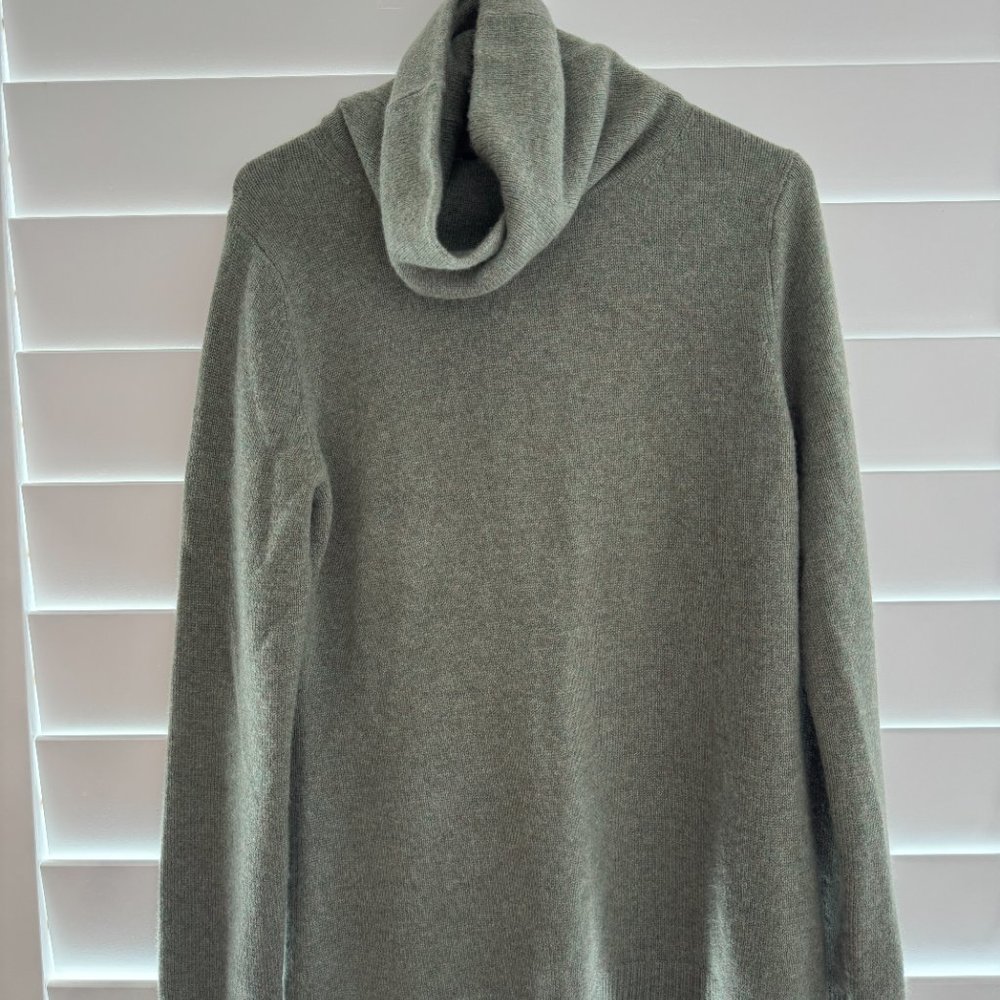 Ralph Lauren Cashmere  Women Jumper Sweater with Turtle Neck Size L